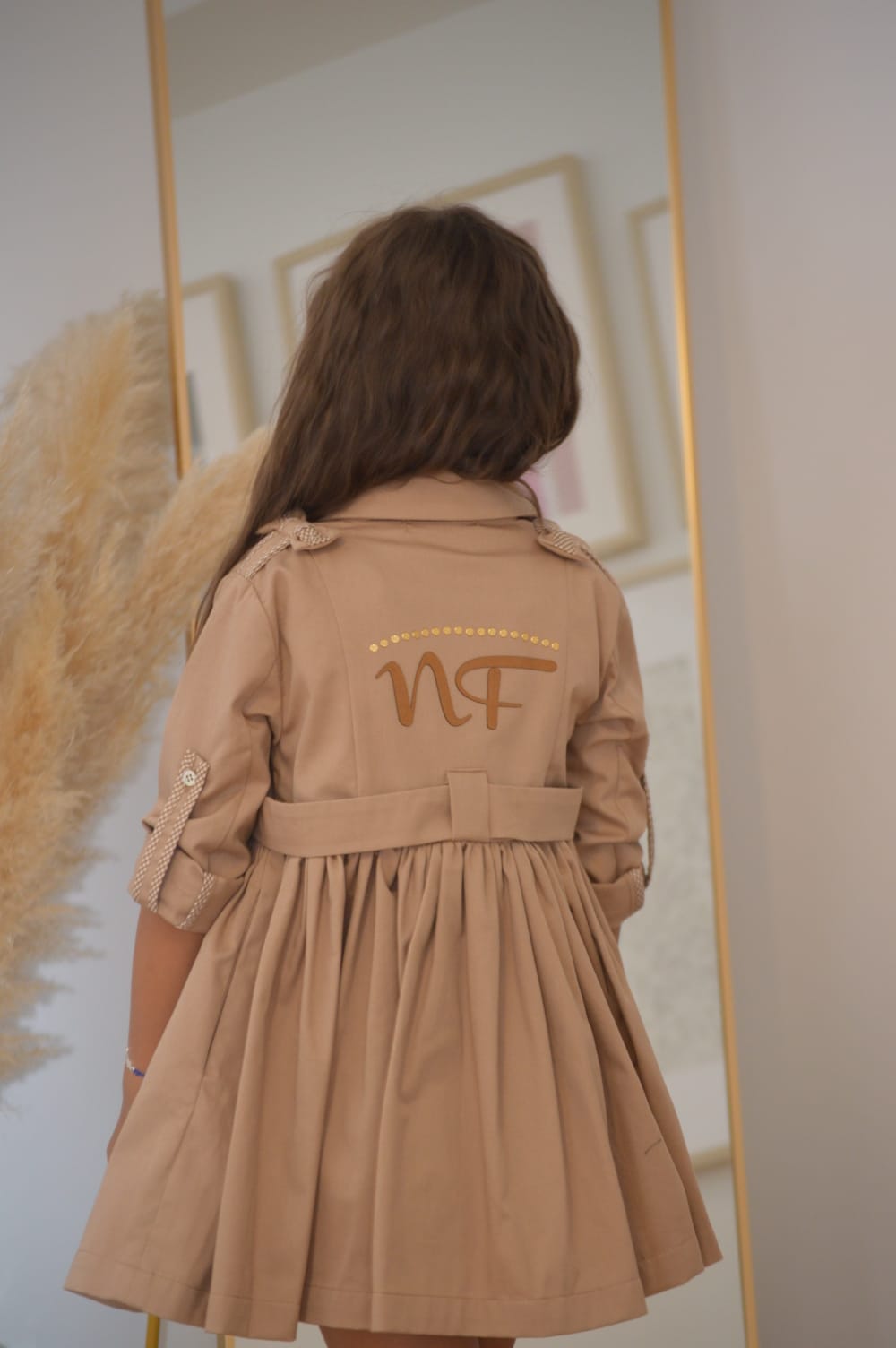 Gabardina camel Noma Fernández verano24